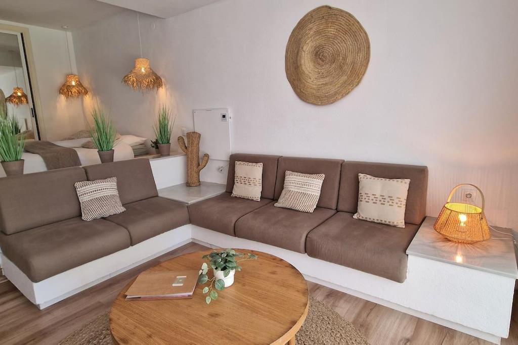 Luxe Studio Met Ruim Terras, Vlak Aan Zee! Sitio de Calahonda ภายนอก รูปภาพ