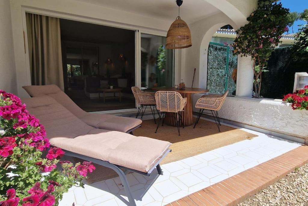 Luxe Studio Met Ruim Terras, Vlak Aan Zee! Sitio de Calahonda ภายนอก รูปภาพ