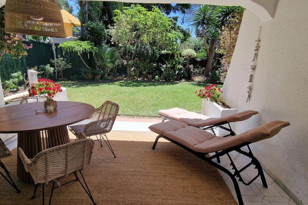 Luxe Studio Met Ruim Terras, Vlak Aan Zee! Sitio de Calahonda ภายนอก รูปภาพ